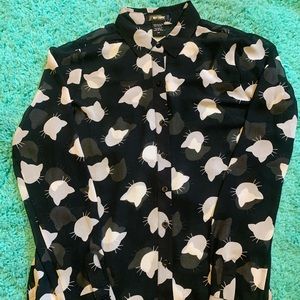 Hot Topic Women’s Cat Head Print Black Blouse